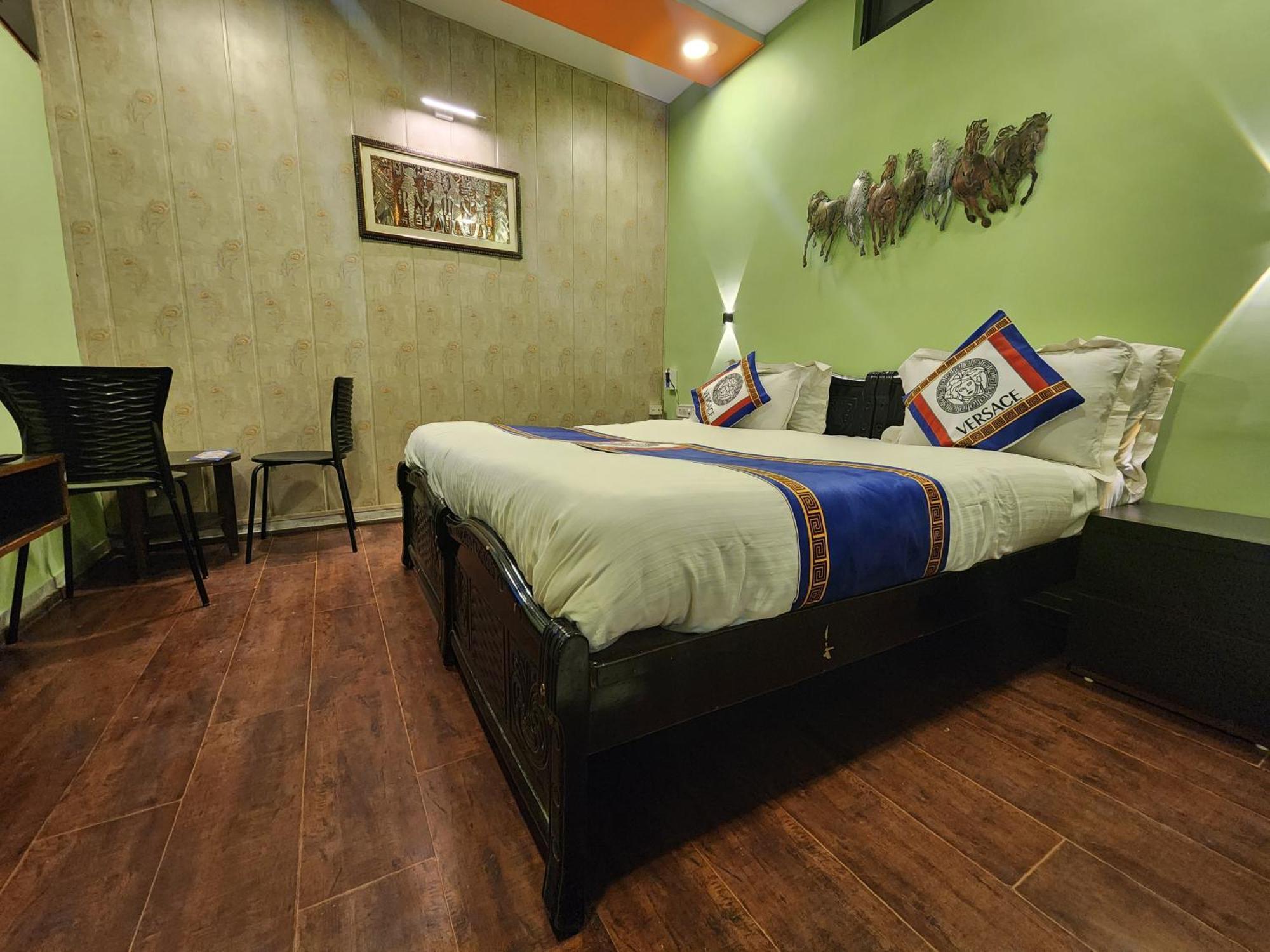 Shaleen Elegance Homestay Nakki Lake 400 Meters Mount Abu Dış mekan fotoğraf