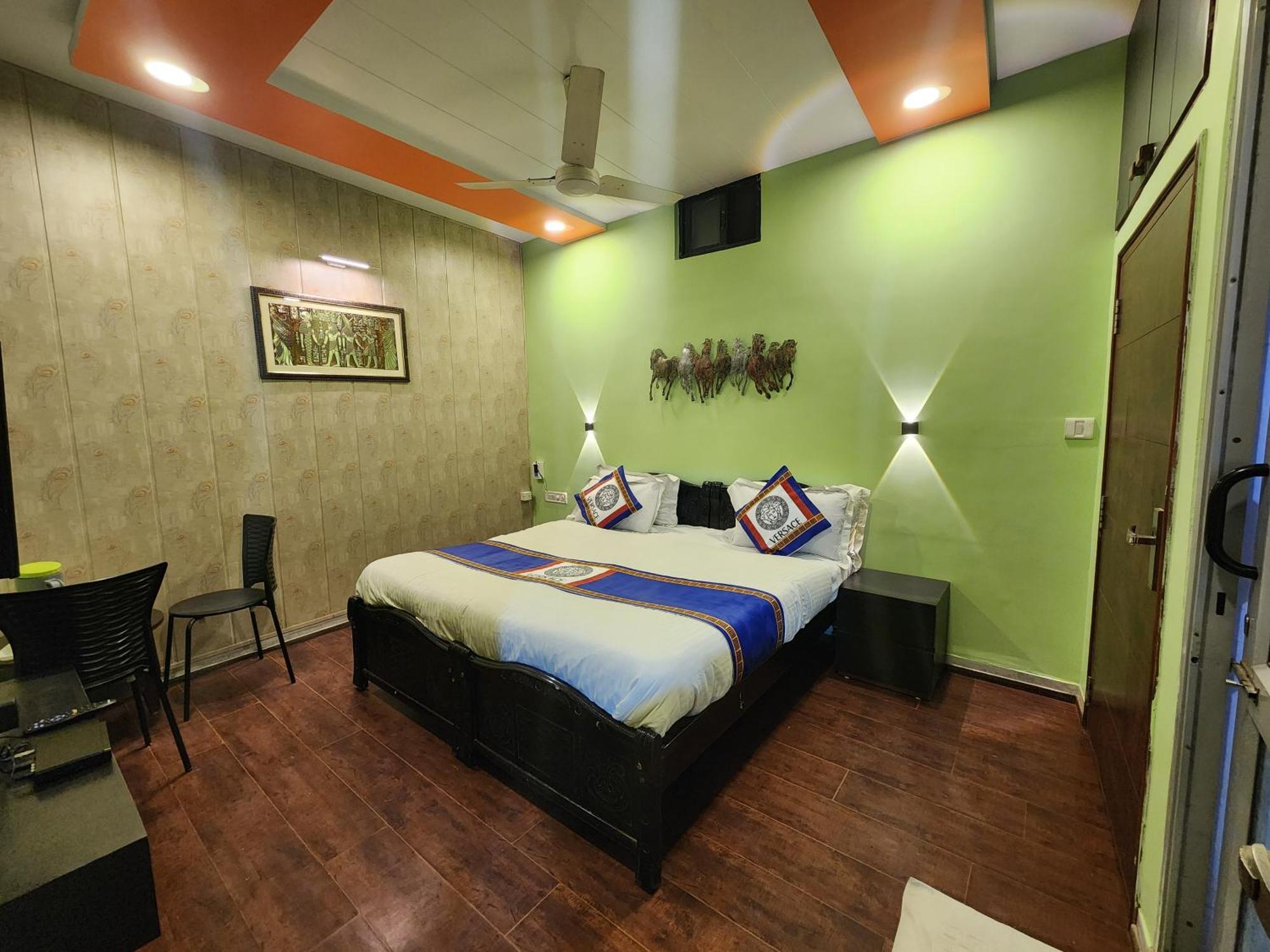 Shaleen Elegance Homestay Nakki Lake 400 Meters Mount Abu Dış mekan fotoğraf