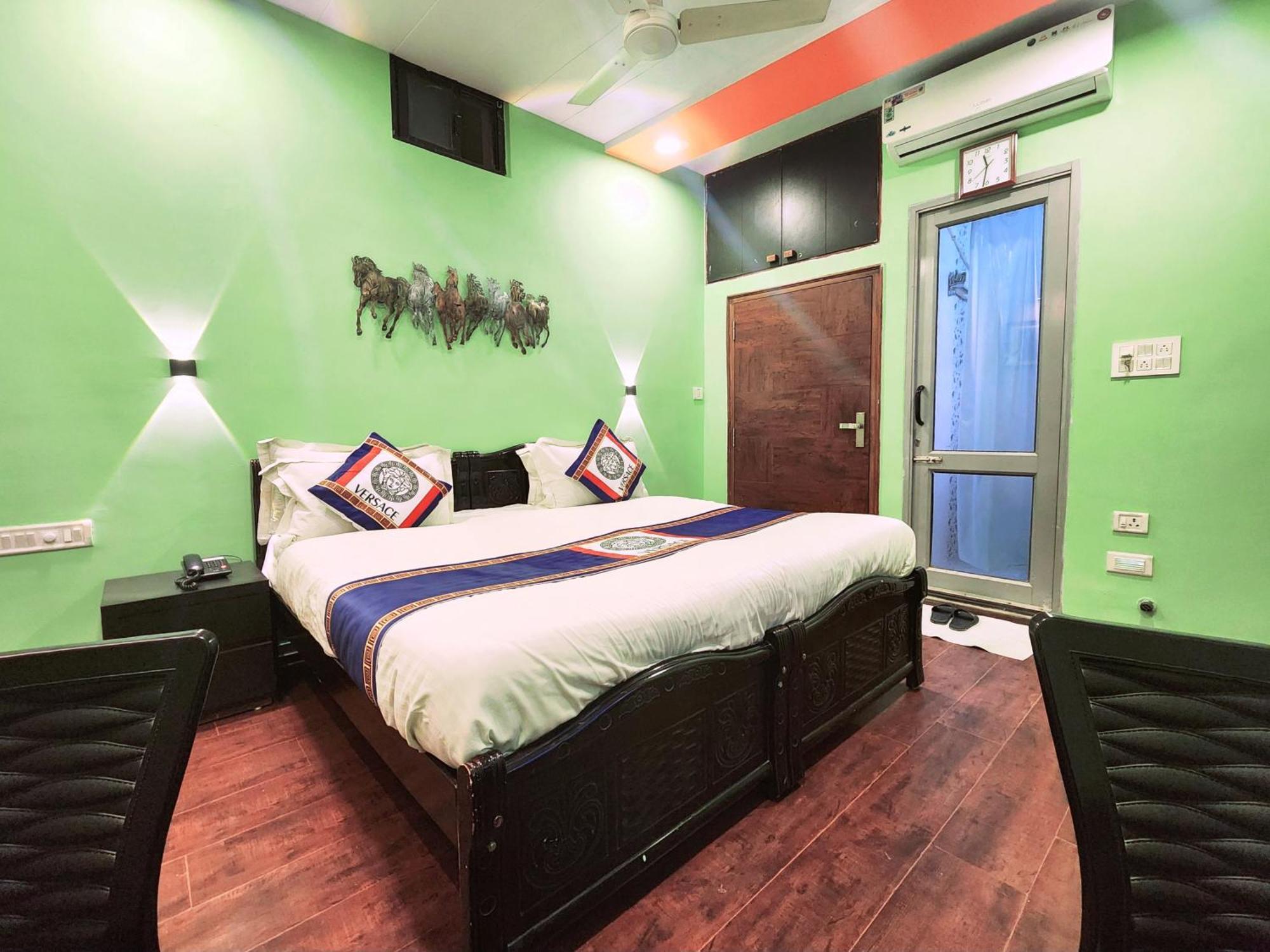 Shaleen Elegance Homestay Nakki Lake 400 Meters Mount Abu Dış mekan fotoğraf