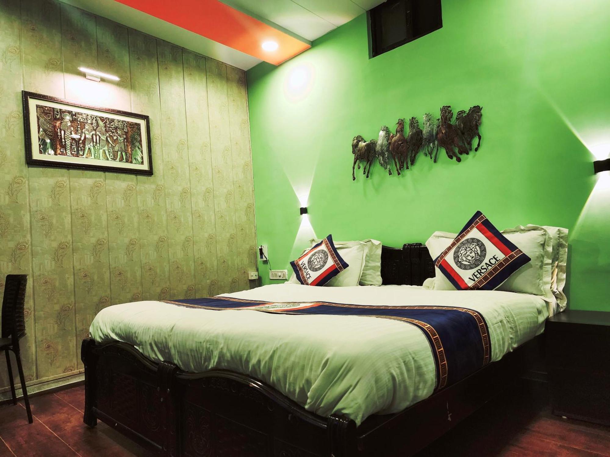 Shaleen Elegance Homestay Nakki Lake 400 Meters Mount Abu Dış mekan fotoğraf